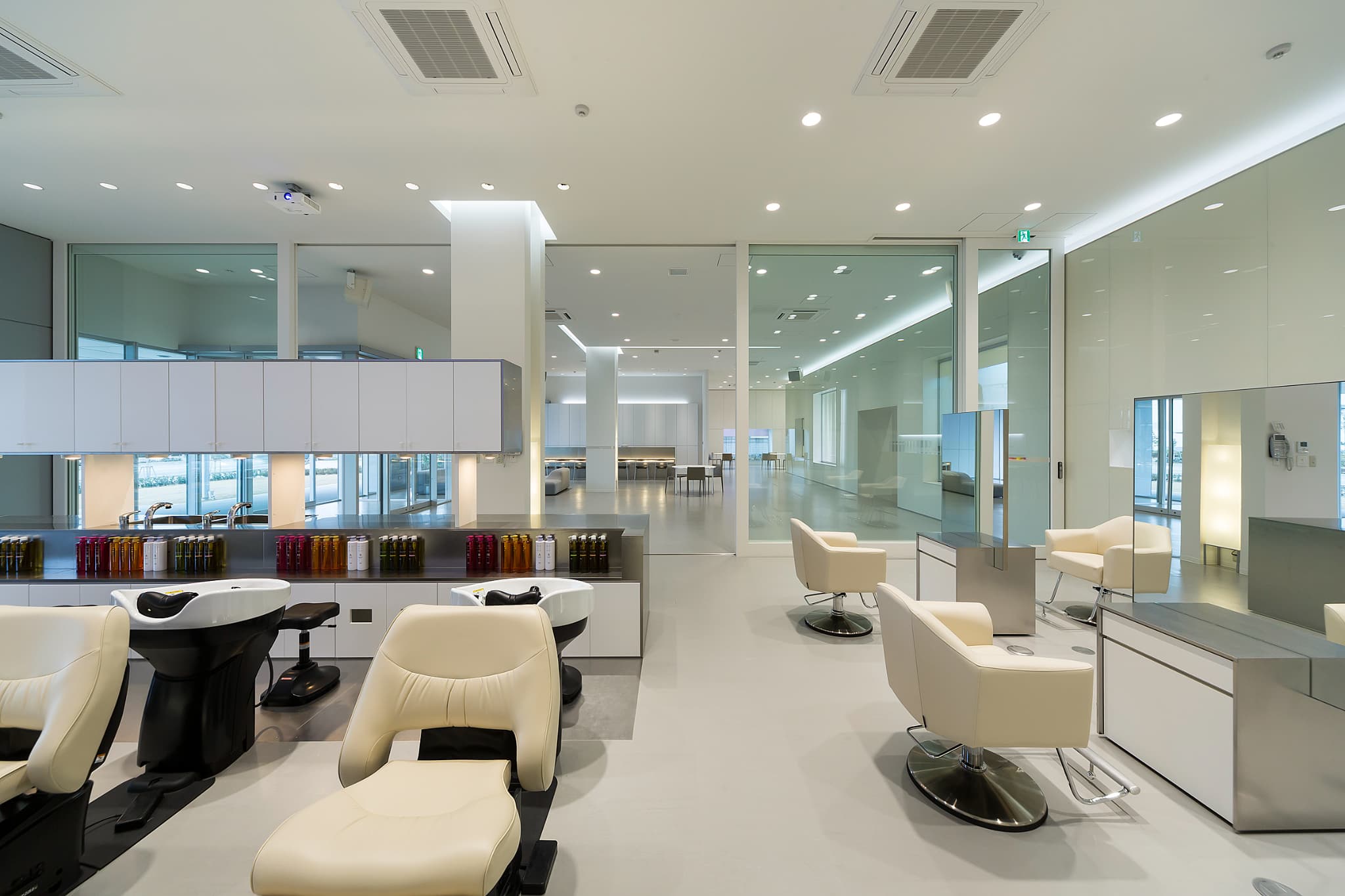 【モニタールーム施術スタッフ】土日祝休み！残業ほぼなし！