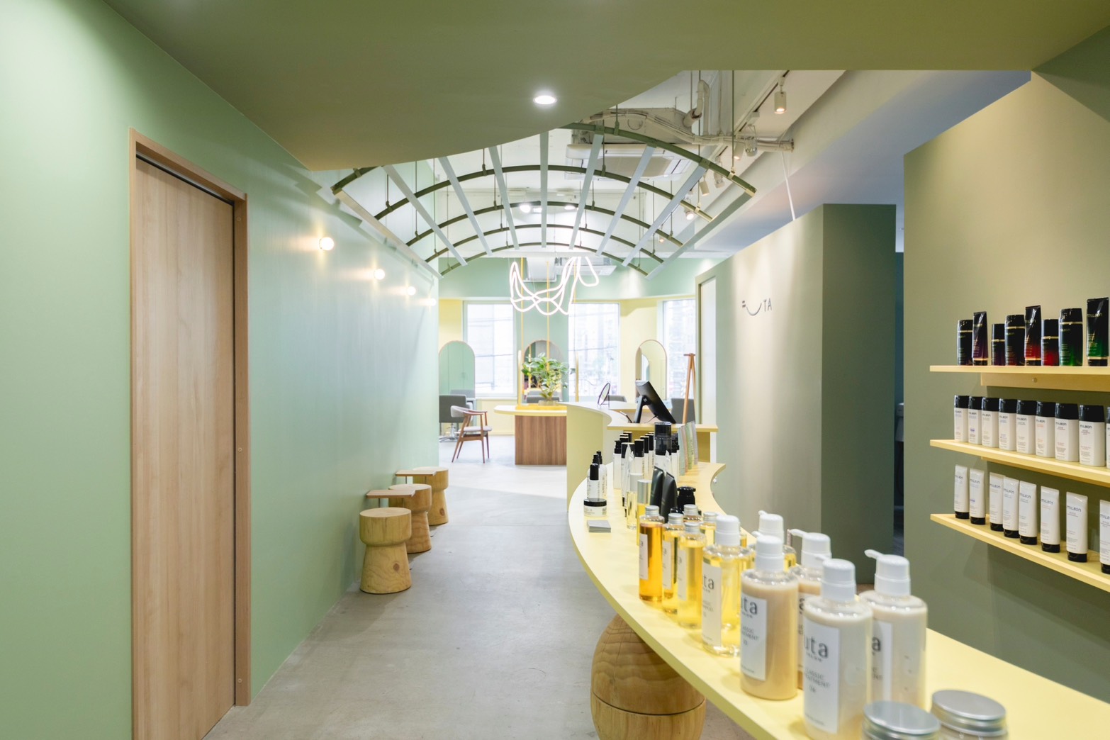 成長が見える。だから続けられる。お客様と長く向き合える美容師をここで目指しませんか？