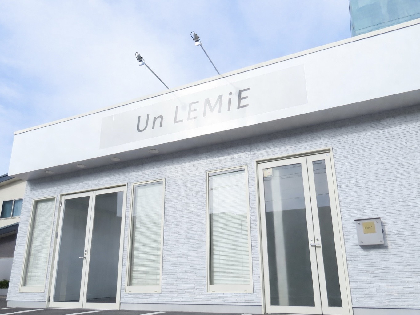 歩合40%/最低保証26〜28万/土日休み可/落ち着いたサロンで働きたい方歓迎☆