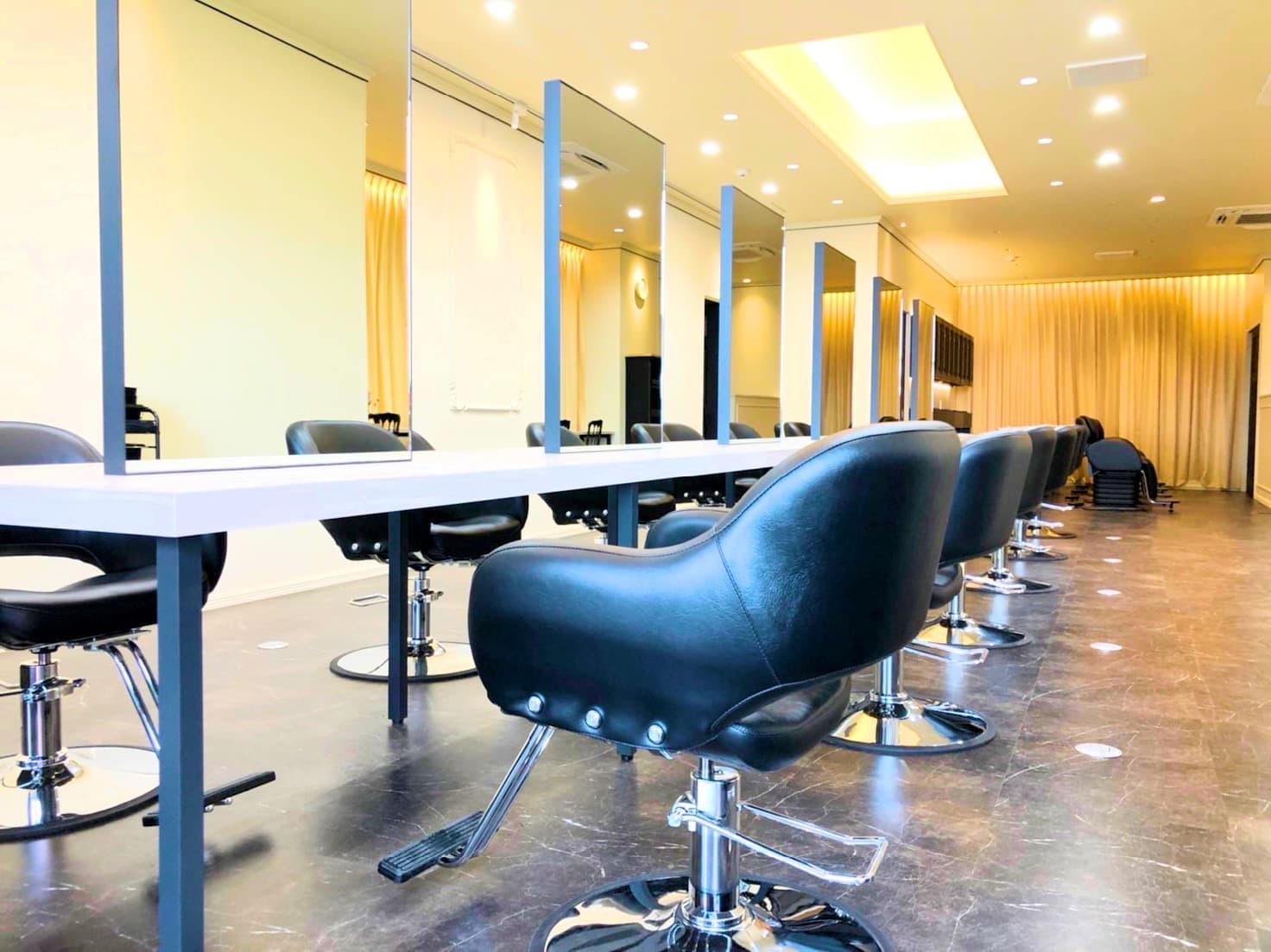 充実した美容師LIFEを送りませんか？仕事もプライベートも充実できる制度が導入されています★