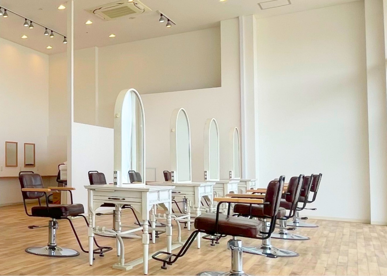 first classベイシア烏山店店舗写真0