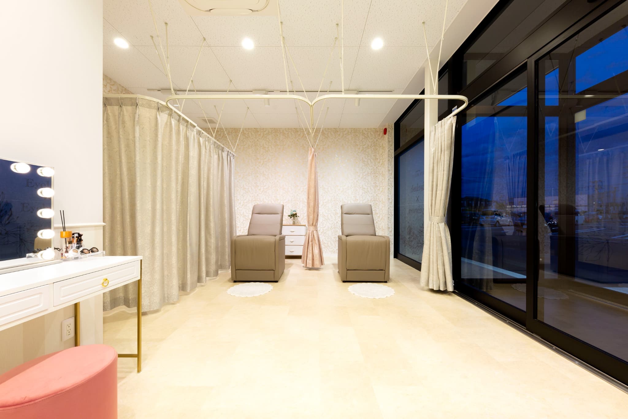 EYE BEAUTY Le Coeur見附店店舗写真1