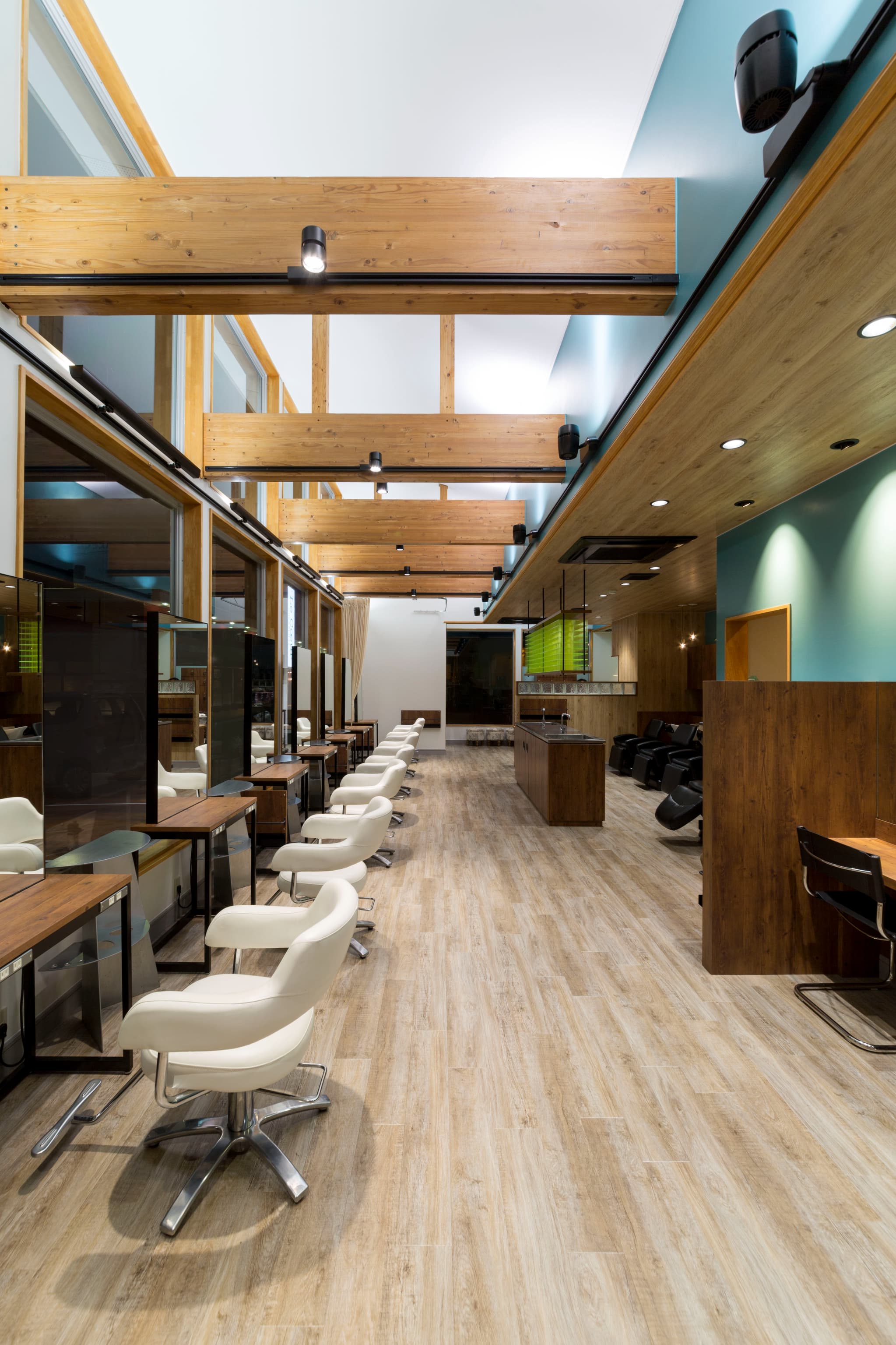 Le Coeur HAIR&BEAUTY川崎店店舗写真1