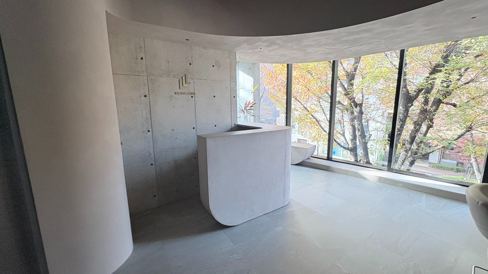 WILLLUMINOUS阿佐ヶ谷店店舗写真1