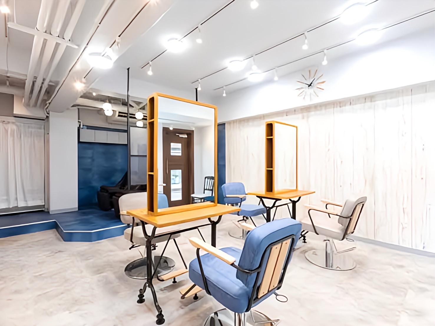 hair+resort lagoon池袋店店舗写真0