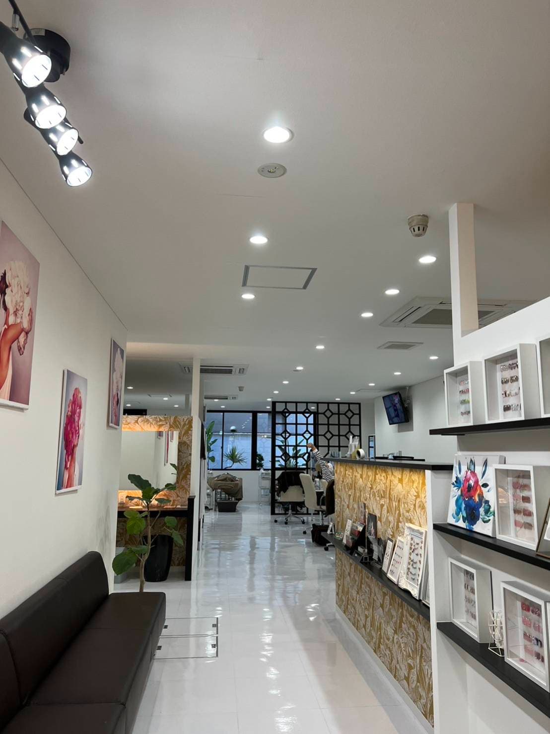 Luna本店店舗写真1