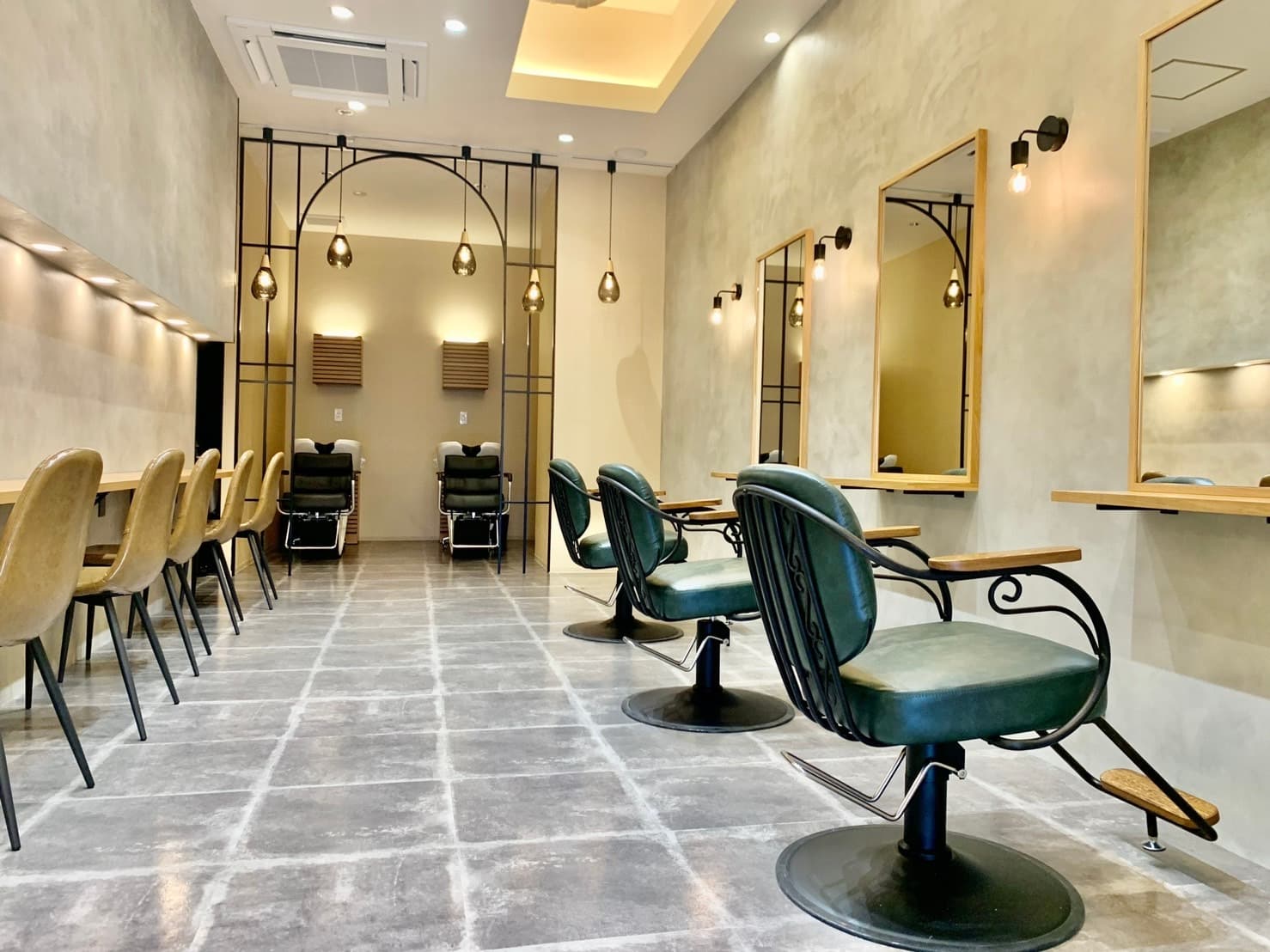 beauty:beast武雄店店舗写真1