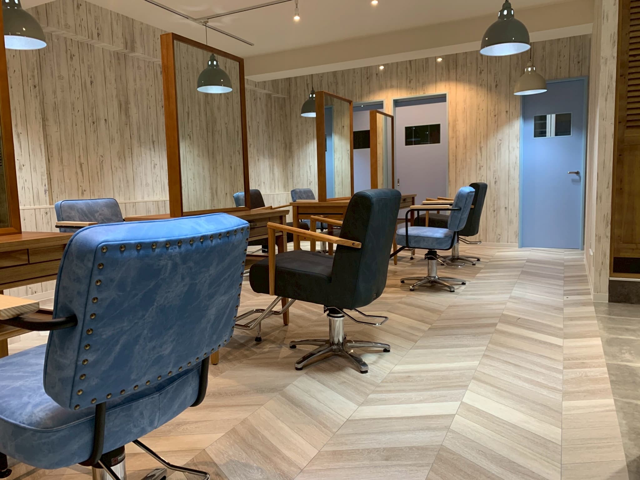 across hair design赤羽店店舗写真3