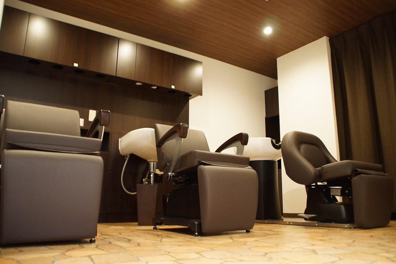 Neece hair by across上野御徒町店店舗写真1