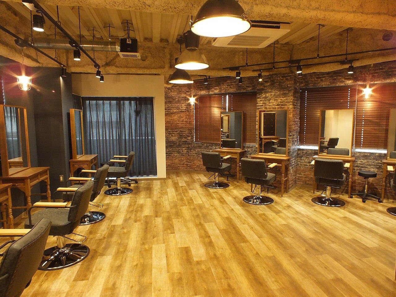 Blues hair gallery by across日暮里店店舗写真0